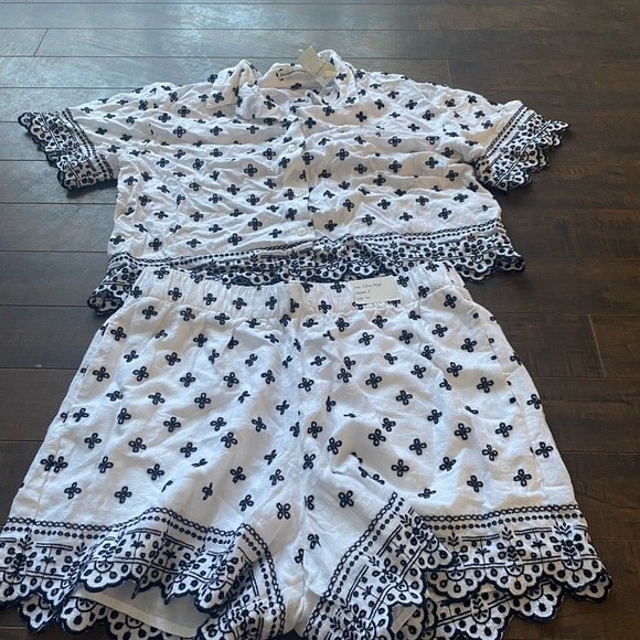 Abercrombie and Fitch Linen blend embroidered Set - Picture 2 of 14